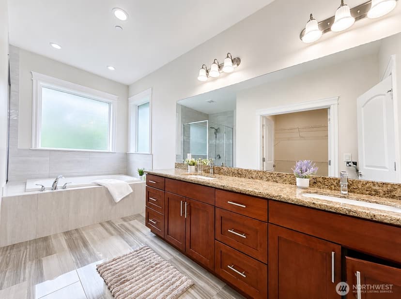 Property photo for 2914 S 135th Street, Tukwila photo 17