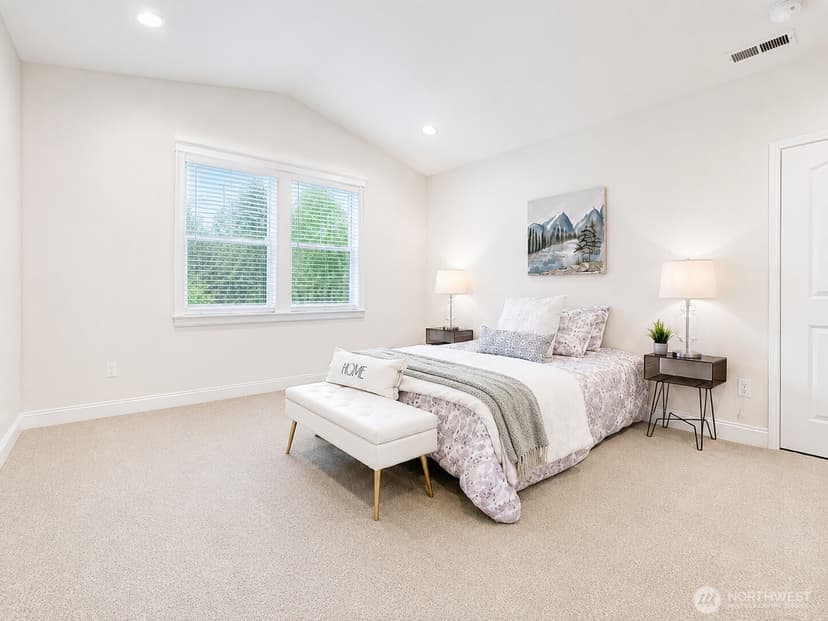 Property photo for 2914 S 135th Street, Tukwila photo 16