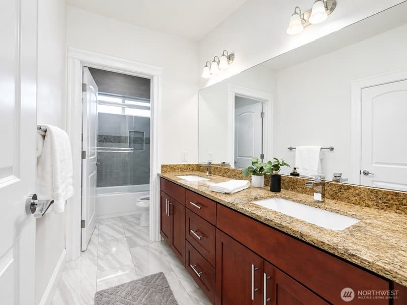 Property photo for 2914 S 135th Street, Tukwila photo 15