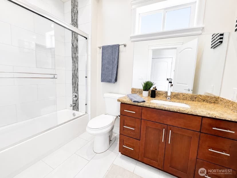 Property photo for 2914 S 135th Street, Tukwila photo 10