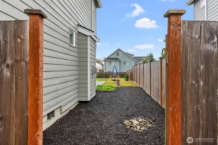 Property photo for 423 205th Street SW #B, Lynnwood photo 27
