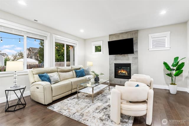 Property photo for 423 205th Street SW #B, Lynnwood photo 3