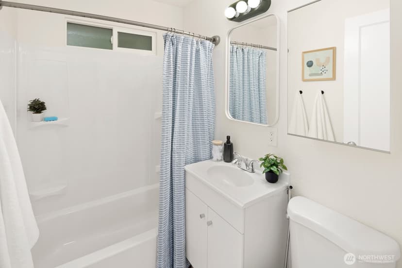 Property photo for 9261 31st Avenue SW, Seattle photo 13