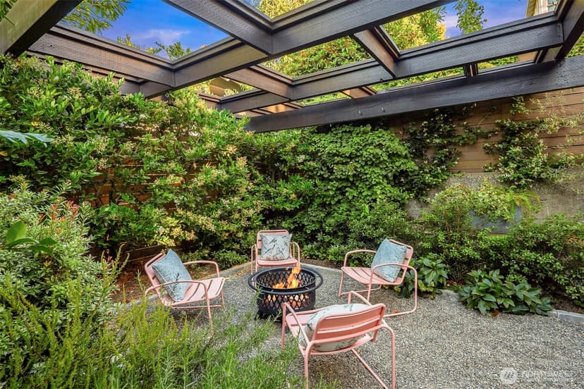 Property photo for 2612 1st Avenue N, Seattle photo 26