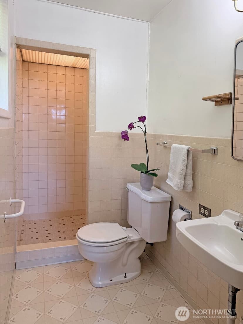 Property photo for 4329 86th Avenue SE, Mercer Island photo 14