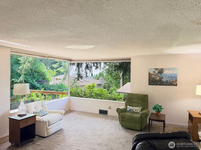 Property photo for 4329 86th Avenue SE, Mercer Island photo 4