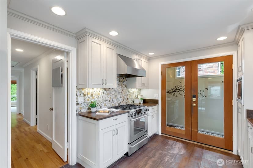 Property photo for 1701 N 82nd Street, Seattle photo 13
