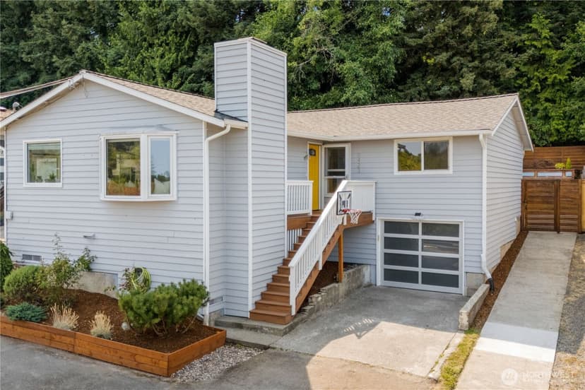 Property photo for 5423 31st Avenue SW, Seattle photo 4