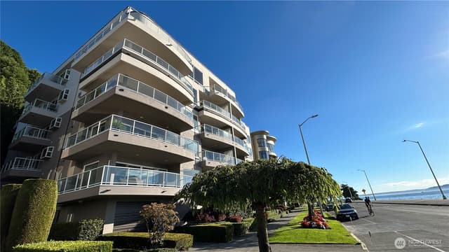 Property photo for 1170 SW Alki #300, Seattle