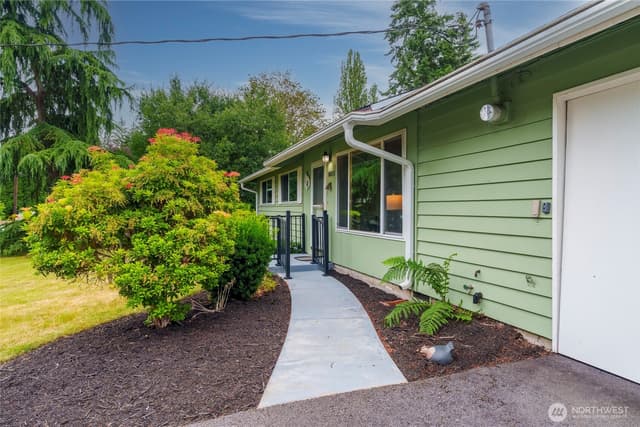 Property photo for 8811 187th Street NE, Bothell photo 3