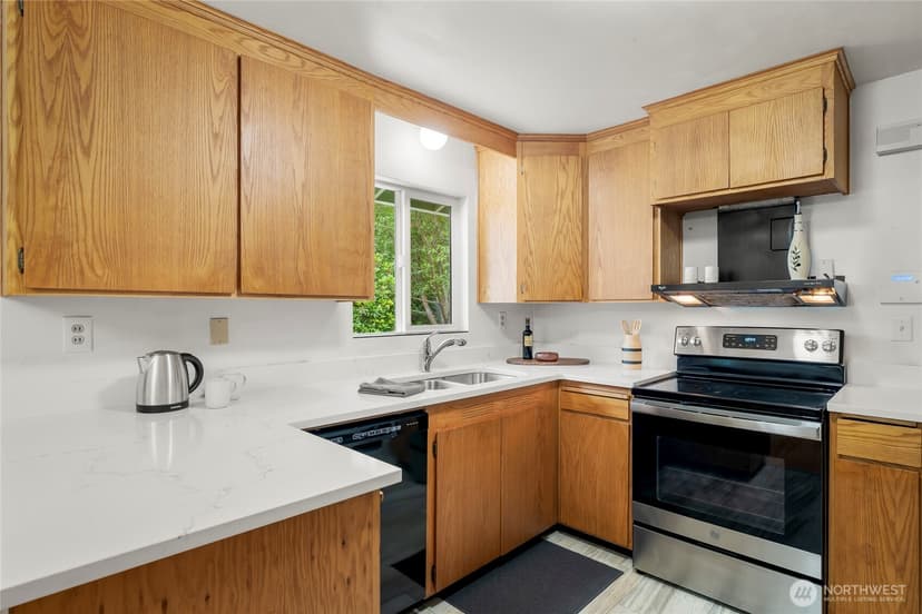 Property photo for 8811 187th Street NE, Bothell photo 11