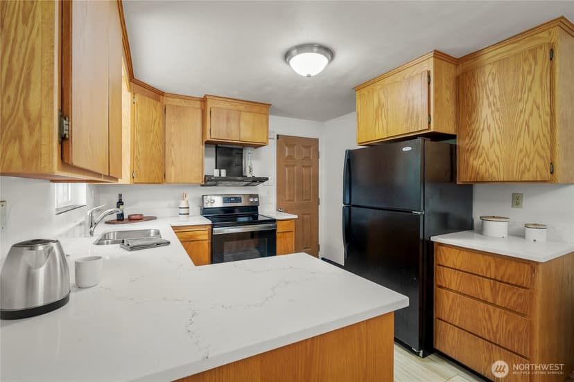 Property photo for 8811 187th Street NE, Bothell photo 9