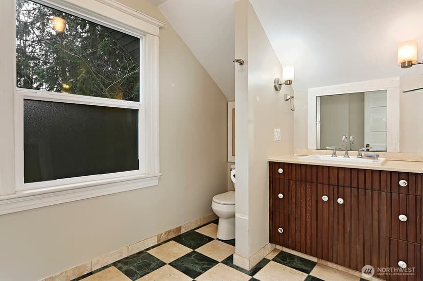 Property photo for 4729 Mount View Drive S, Seattle photo 16