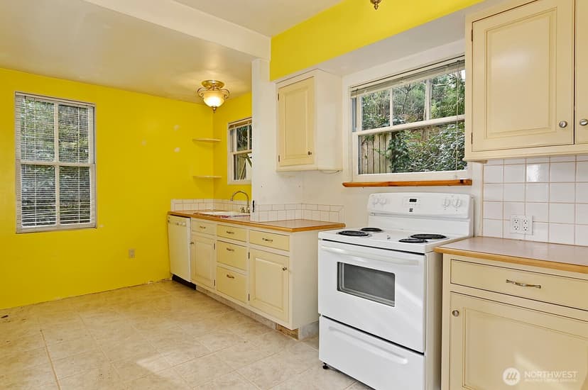 Property photo for 4729 Mount View Drive S, Seattle photo 9