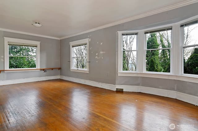 Property photo for 4729 Mount View Drive S, Seattle photo 2