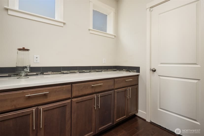 Property photo for 5402 165th Place SW, Lynnwood photo 11