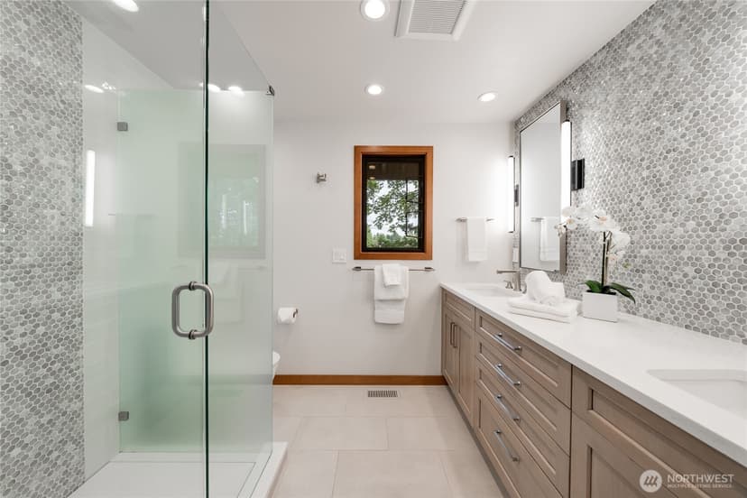 Property photo for 5100 NE 55th Street, Seattle photo 20