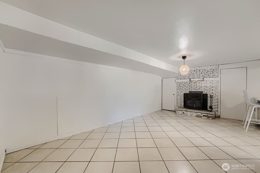 Property photo for 22941 105th Avenue SE, Kent photo 15