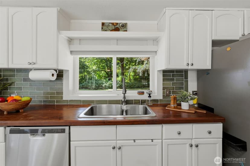 Property photo for 24847 208th Avenue SE, Maple Valley photo 15