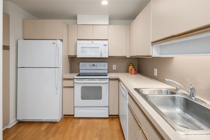Property photo for 98 Union Street #709, Seattle photo 9