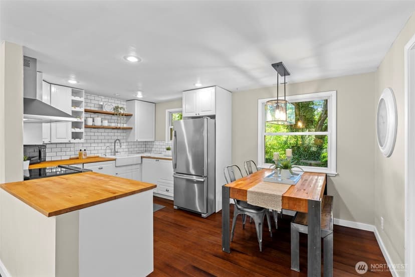 Property photo for 18218 Palatine Avenue N, Shoreline photo 8