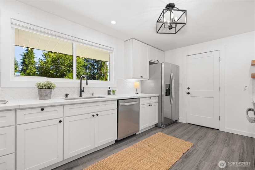 Property photo for 6716 Penny Lane, Lynnwood photo 8