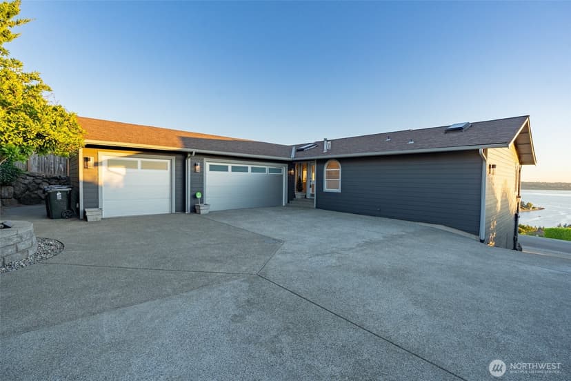 Property photo for 5829 Broadview Avenue NE, Tacoma photo 3