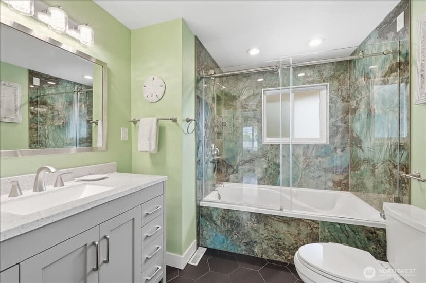 Property photo for 1724 N Narrows Drive, Tacoma photo 14