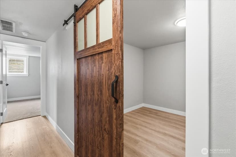 Property photo for 1724 N Narrows Drive, Tacoma photo 27