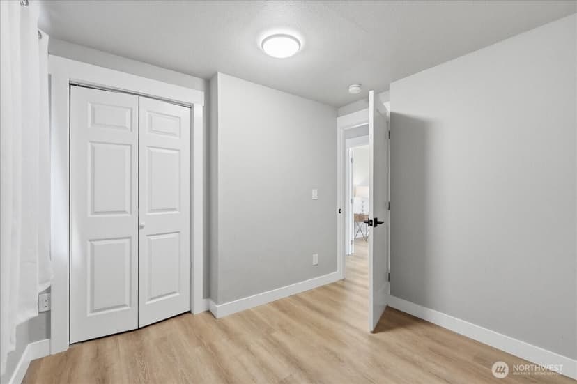 Property photo for 1724 N Narrows Drive, Tacoma photo 21