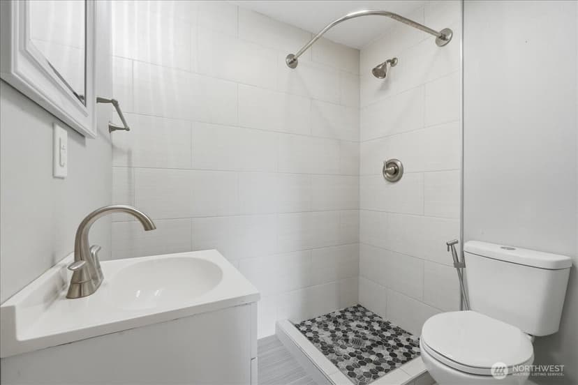 Property photo for 1724 N Narrows Drive, Tacoma photo 19