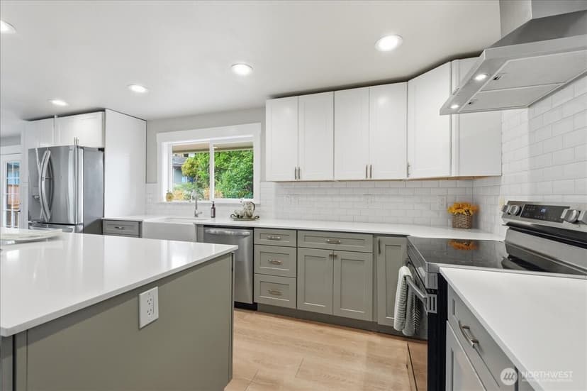 Property photo for 1724 N Narrows Drive, Tacoma photo 8