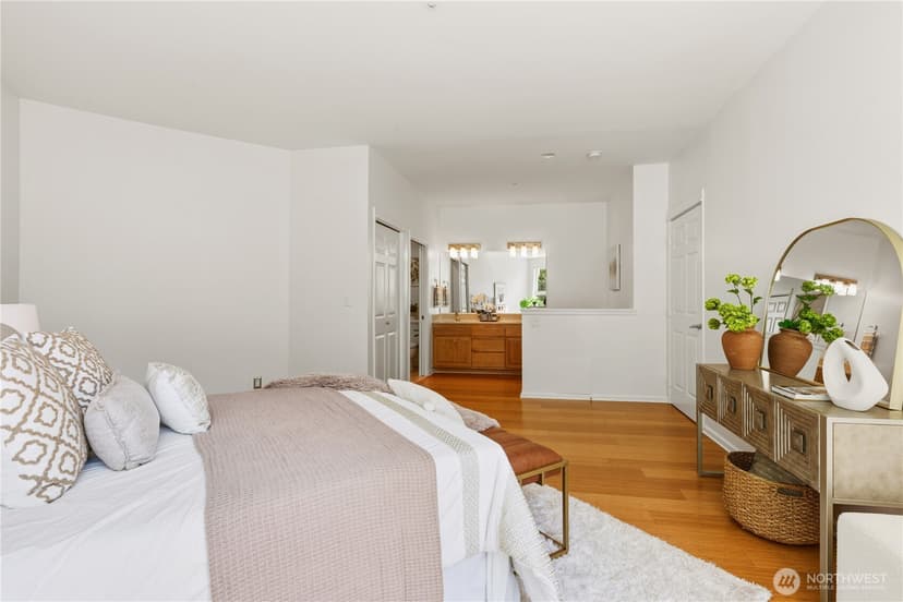 Property photo for 10045 NE 1st Street #327, Bellevue photo 17