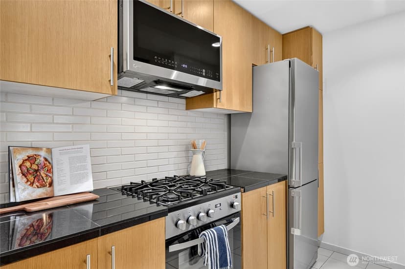 Property photo for 2721 1st Avenue #409, Seattle photo 14