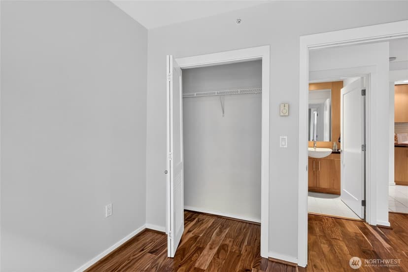 Property photo for 2721 1st Avenue #409, Seattle photo 16