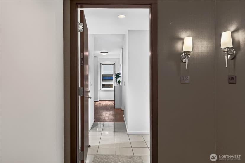 Property photo for 2721 1st Avenue #409, Seattle photo 6