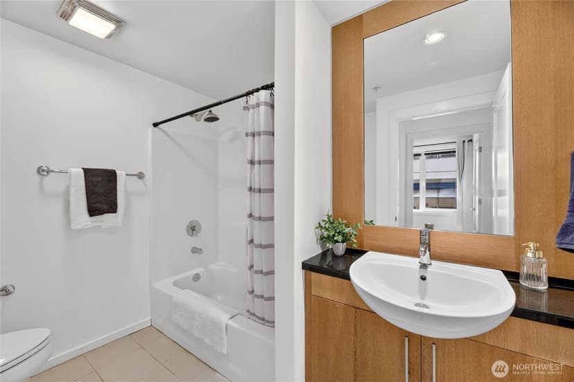 Property photo for 2721 1st Avenue #409, Seattle photo 17