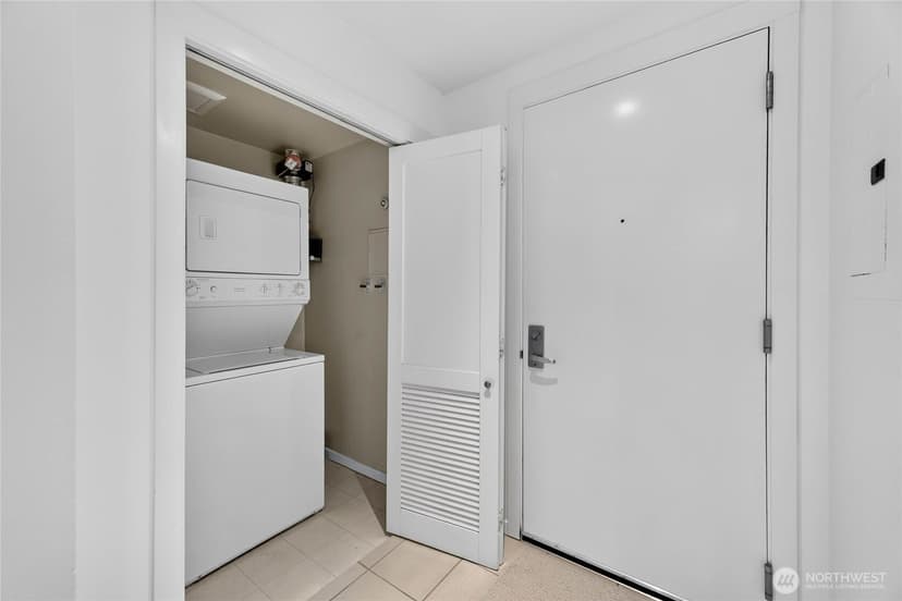 Property photo for 2721 1st Avenue #409, Seattle photo 18