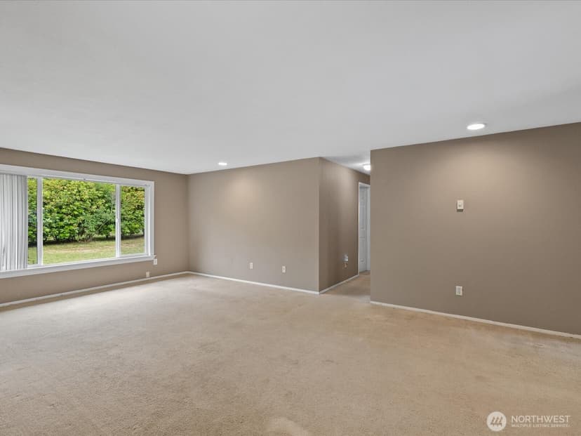 Property photo for 11905 2nd Drive SE, Everett photo 14