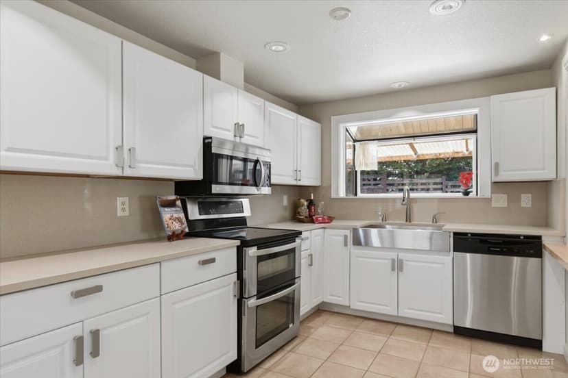 Property photo for 1817 SW 325th Place, Federal Way photo 11