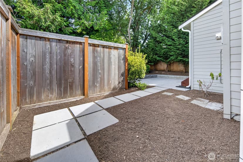 Property photo for 6538 11th Avenue NW #2, Seattle photo 27