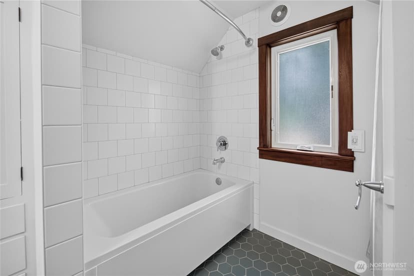 Property photo for 6538 11th Avenue NW #2, Seattle photo 18