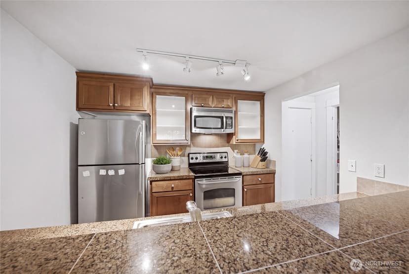 Property photo for 300 N 130th Street #2303, Seattle photo 8