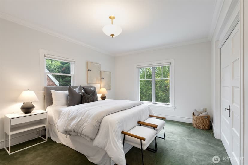 Property photo for 1218 3rd Avenue W, Seattle photo 14
