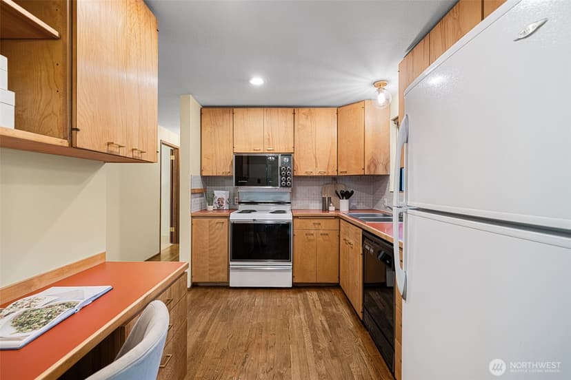 Property photo for 2315 26th Avenue E, Seattle photo 7