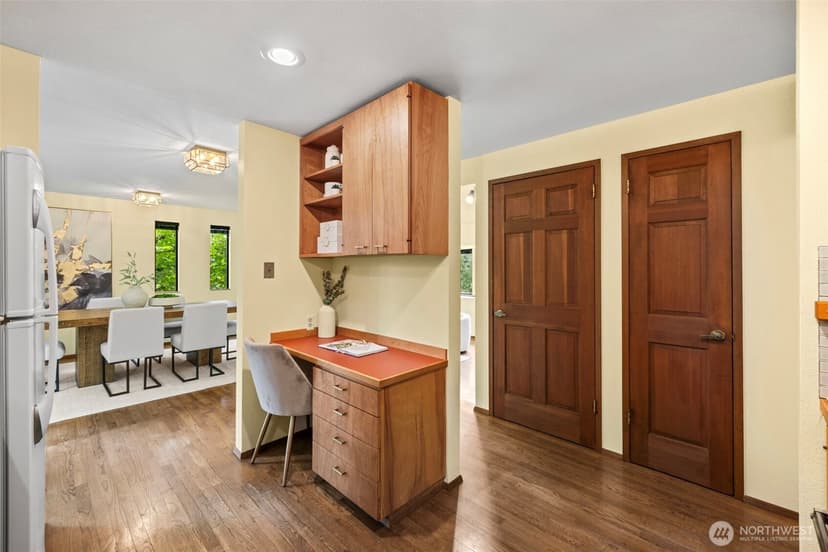 Property photo for 2315 26th Avenue E, Seattle photo 8