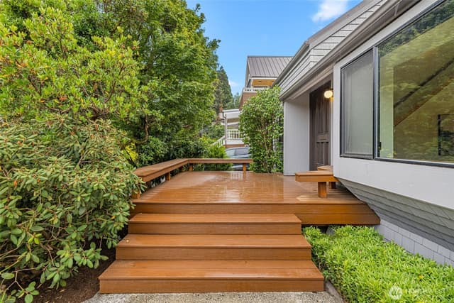 Property photo for 2315 26th Avenue E, Seattle photo 2