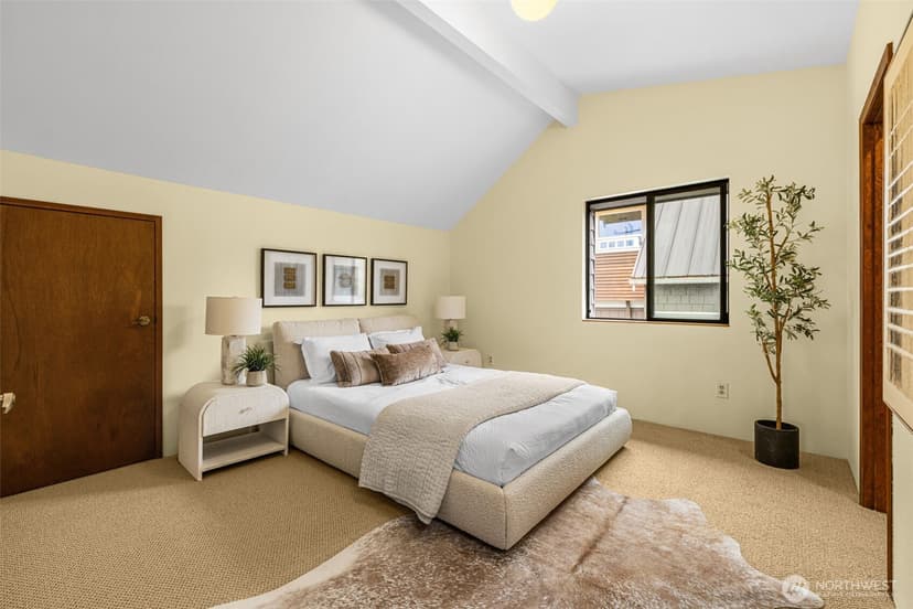 Property photo for 2315 26th Avenue E, Seattle photo 15