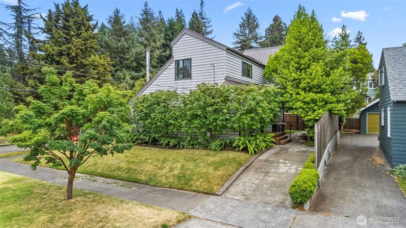 Property photo for 2315 26th Avenue E, Seattle photo 21