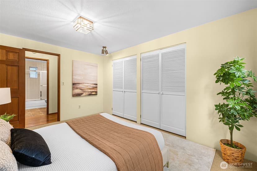 Property photo for 2315 26th Avenue E, Seattle photo 10